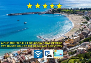Accogliente e moderno Bivani a 2 minuti a piedi dalla spiaggia-centro con parcheggio riservato Giardini Naxos